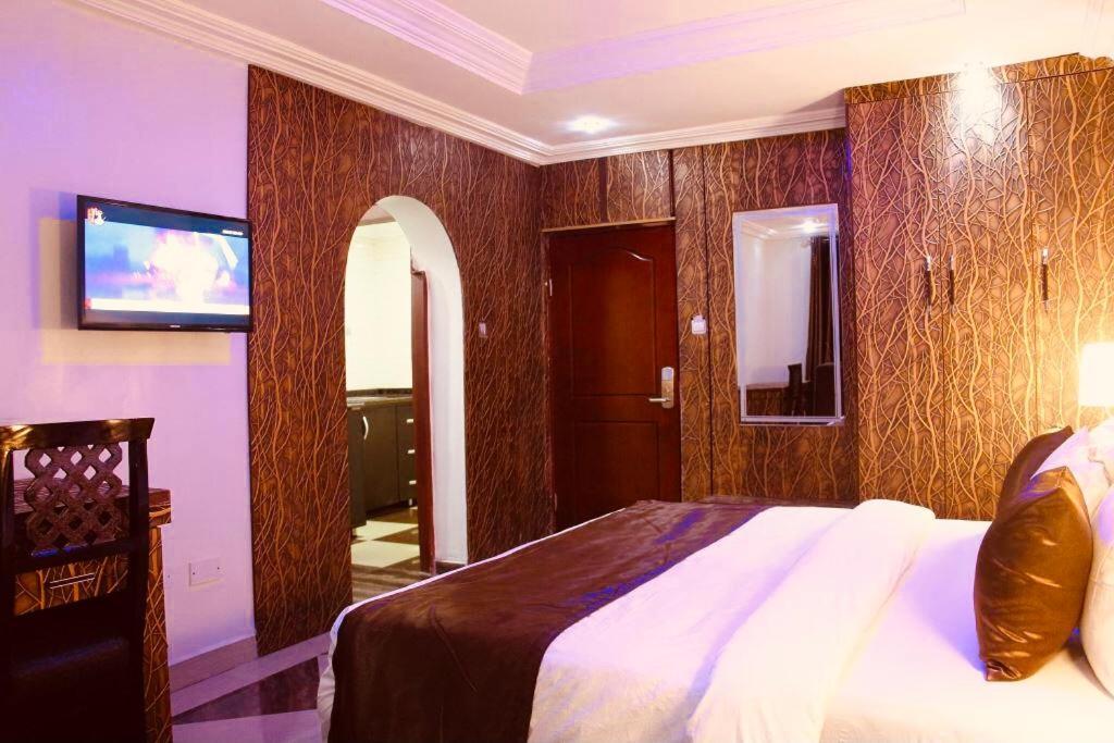 אבוג'ה E-Suite Hotel מראה חיצוני תמונה